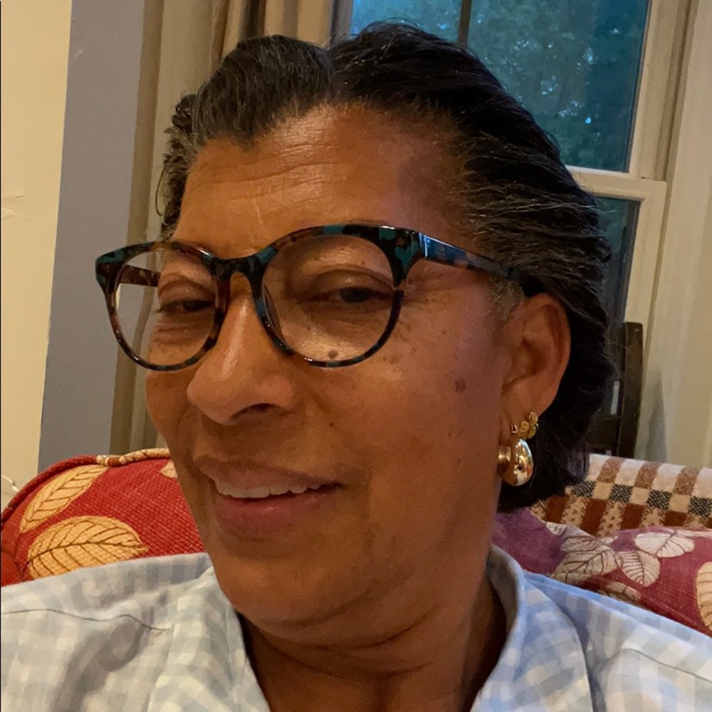 Meet your Posher, Ofelia